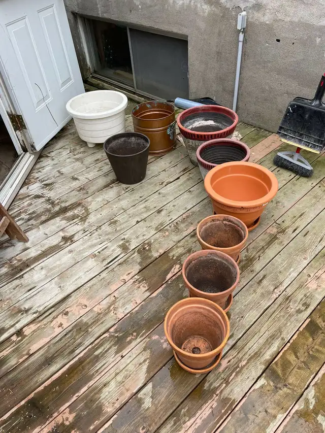9 pots de jardins in Plants, Fertilizer & Soil in City of Montréal - Image 2