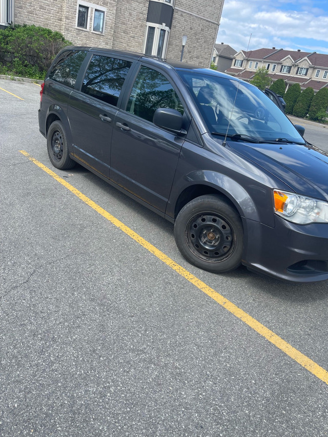 doge grand caravan 2019 dans Autos et camions  à Ville de Montréal - Image 2