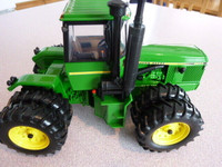 1/32 JOHN DEERE 8650 Farm Toy Tractor