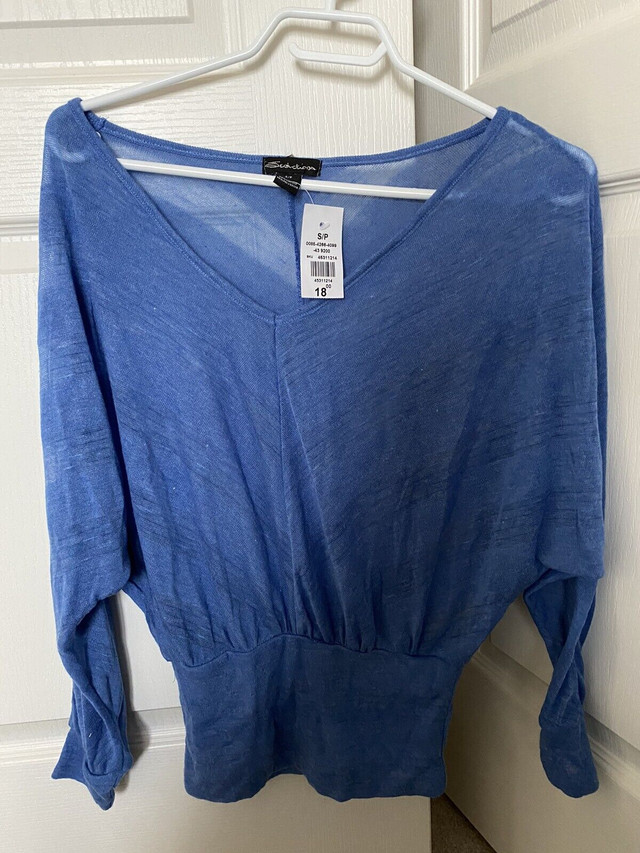 Women’s Size Small (BNWT) Blue 3/4 sleeved light sweater  in Women's - Tops & Outerwear in Oshawa / Durham Region