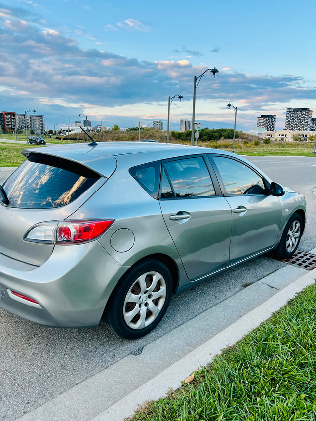 2010 Mazda 3 HB Low Kms in Cars & Trucks in Oakville / Halton Region - Image 3