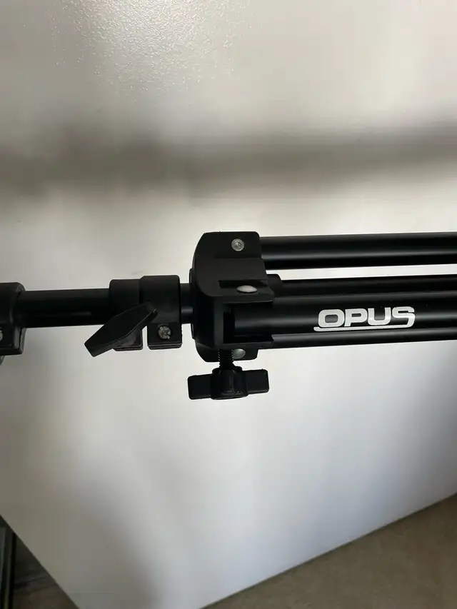 Opus tripod