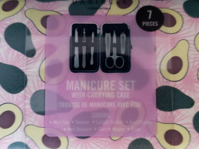 New Manicure 7 Piece Kit Case Nail File Clipper Scissors Tweezer in Health & Special Needs in Brantford - Image 2
