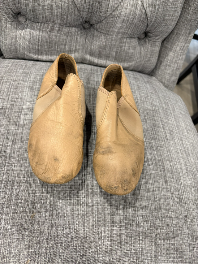 Dance shoes!! Ballet and jazz! in Kids & Youth in Oshawa / Durham Region - Image 5