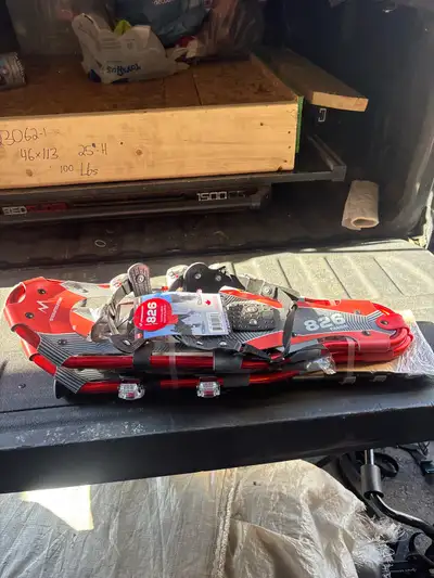These brand new Faber 826 snowshoes are ready for your next winter adventure, featuring a durable re...