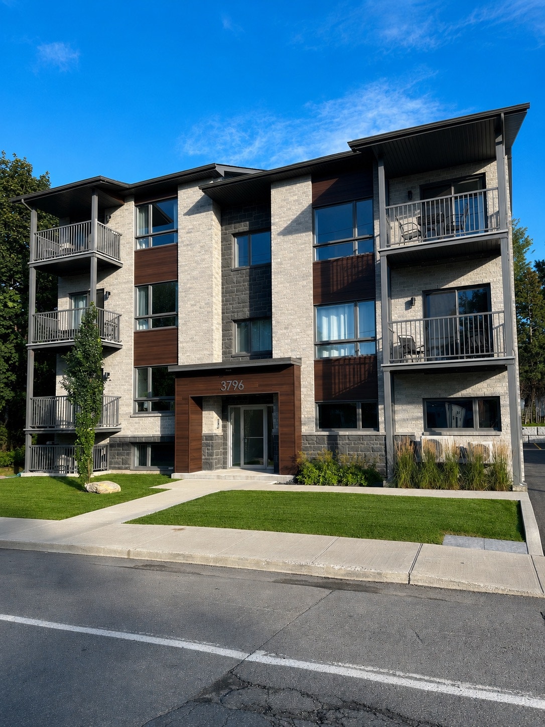 3796 Bd Sainte-Rose — photo 1