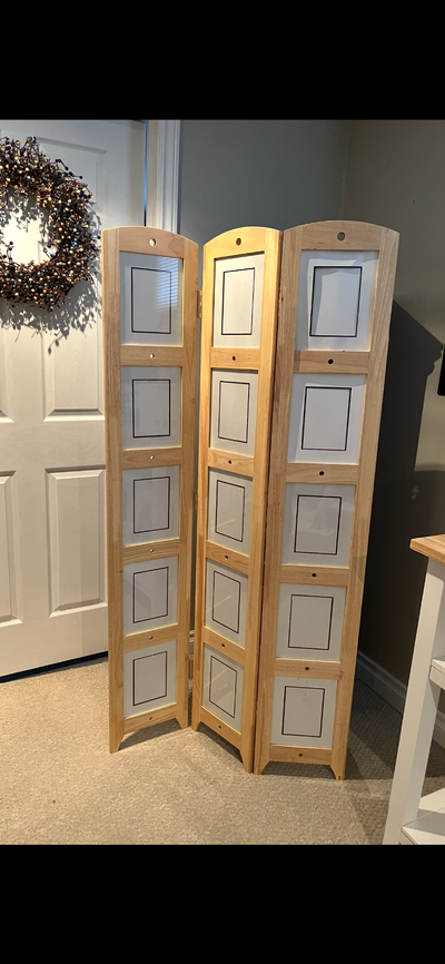Photo room separator three panels holding 15 photos, View more