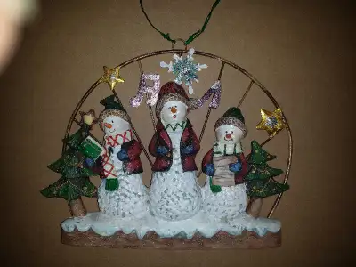 Carolers ... metal hanging plaque ..., View more