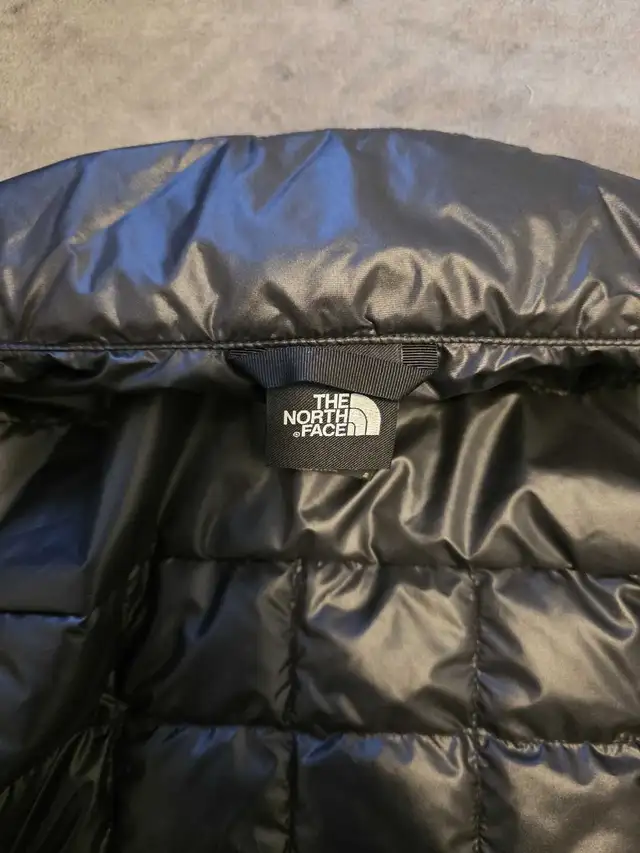 The North Face Women Thermoball (S) in Women's - Tops & Outerwear in City of Toronto - Image 10