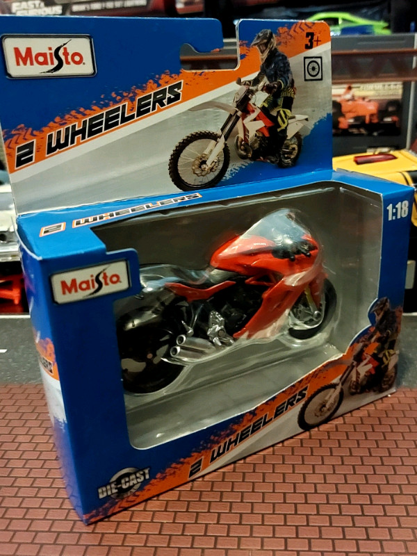 DIECAST CARS & MOTORCYCLES 
1:18 TH SCALE  in Toys & Games in Hamilton - Image 2