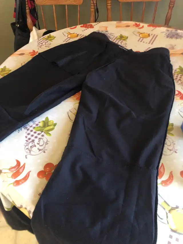 pantalon de neige Blackmoutain pour femme gr:6 comme neuf  in Women's - Tops & Outerwear in Longueuil / South Shore - Image 8