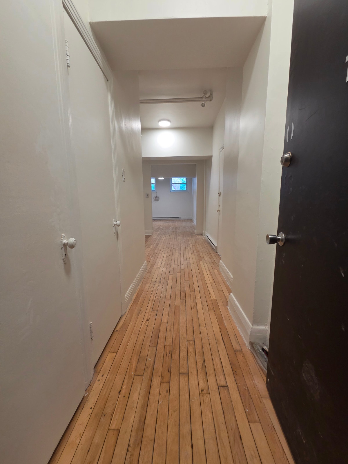 4 ½ spacieux - 2 chambres fermées & cuisine rénovée - Snowdon — photo 2