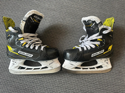 Bauer Supreme M4 Skates – Size 2.5 EE, View more