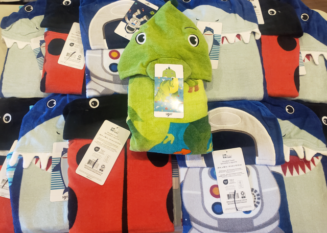 Kids Hooded Towels - Shark Ladybug Astronaut Dino - New in Bathwares in Markham / York Region - Image 3