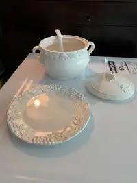 Bowring serving set soup pot 