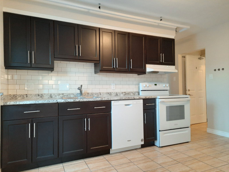 2Bedroom Spacious Apartment Easy Access to Hwy 8 Long Term Rentals