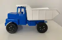 TOY DUMP TRUCK VINTAGE AMLOID CORPORATION-MADE IN USA