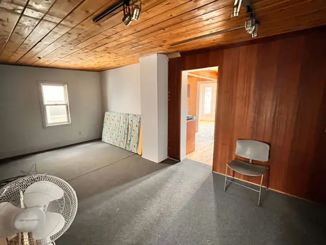 multiple rooms  for rent