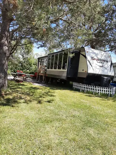 2018 KZSportsman363 FL. One owner. Still has new smell. Immaculate condition. 3 slide outs, full siz...