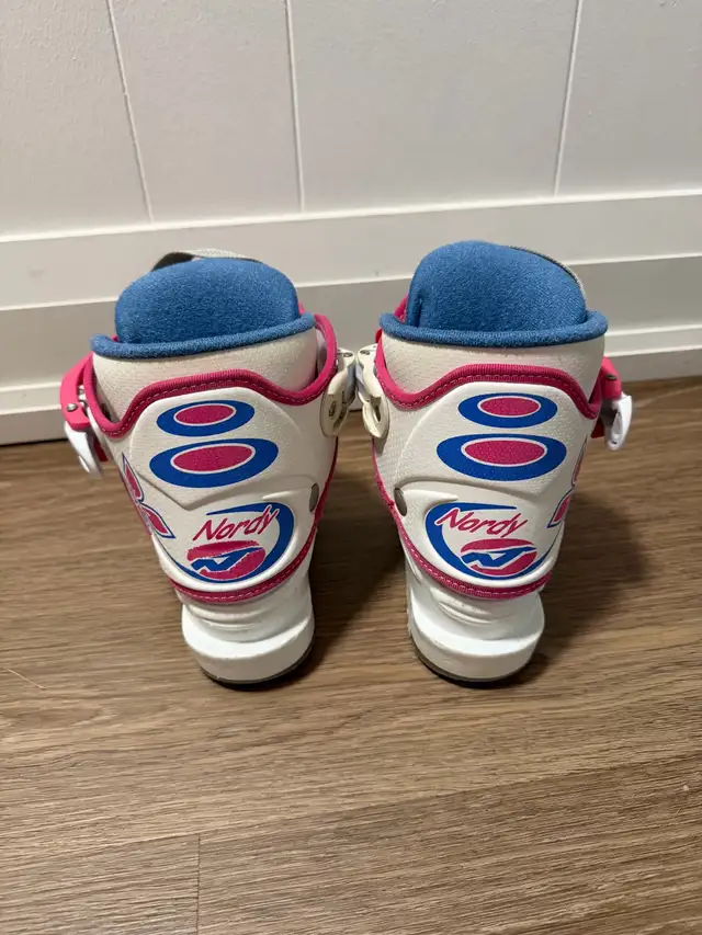 Nordica Kids Ski Boots in Ski in Mississauga / Peel Region - Image 2