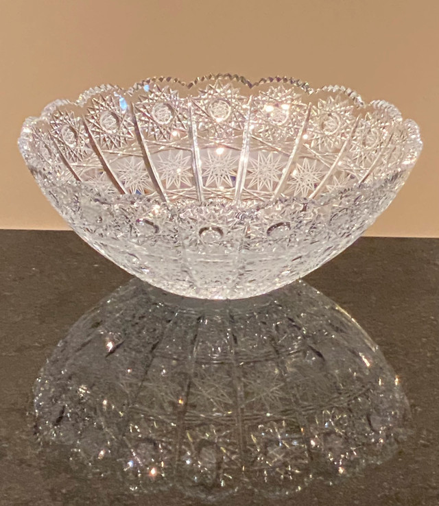 Antique 1900s Brilliant Cut Glass serving bowl in Arts & Collectibles in Chatham-Kent