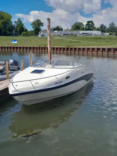 1999 Rinker captiva 232 AS IS PRICING - PRICED TO SELL - UPGRADED TO LARGER 5.7 L V8 Mercruiser Brav...