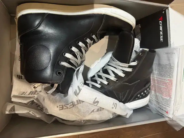 Dainese Street Rocker D-WP Boots (US 6 / EU 38) - Like New! in Motorcycle Parts & Accessories in Ottawa - Image 4