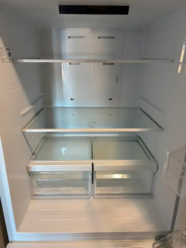 Réfrigérateur Aviva 18.7' cube blanc avec congélateur au bas in Refrigerators in Sherbrooke - Image 3