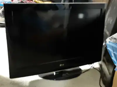 LG 32LH30 TV, View more
