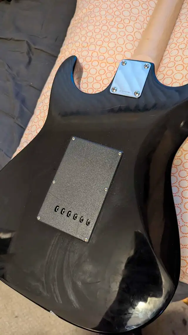 Stratocaster Electric Guitar in Guitars in Vancouver - Image 6