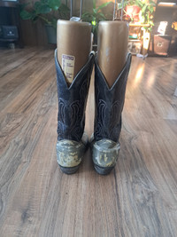 Cowboy boots women's size 8