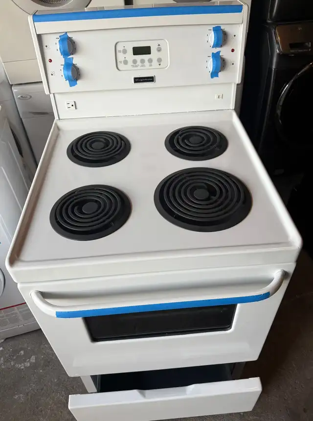 24” FRIGIDAIRE ELECTRIC SLIDE IN COIL TOP STOVE APARTMENT SIZE in Stoves, Ovens & Ranges in City of Toronto - Image 2