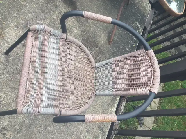 chaise en rotin pour extérieur  in Patio & Garden Furniture in Longueuil / South Shore - Image 4