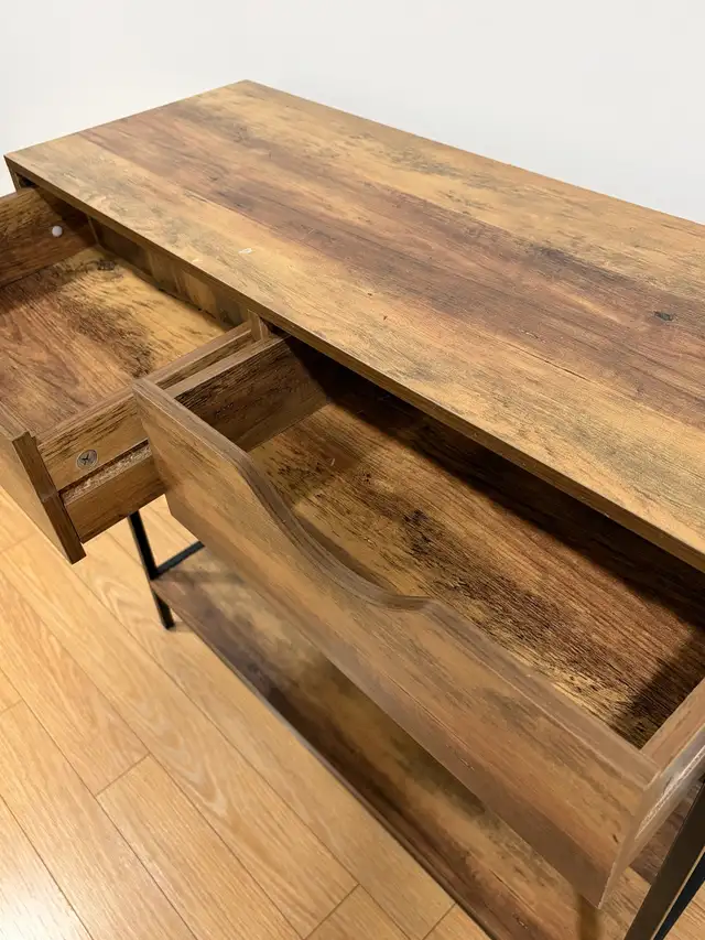 Table console in Other Tables in Laval / North Shore - Image 4