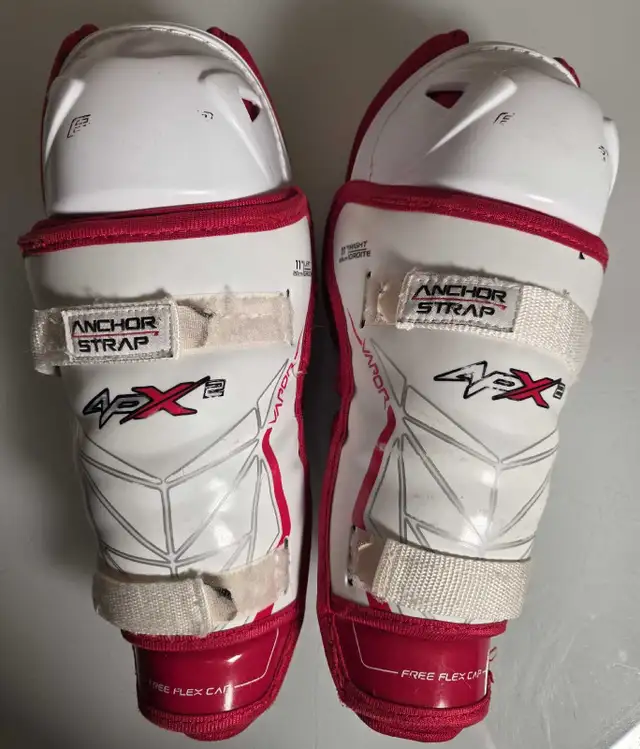 Bauer Hockey Shin Pads Youth in Hockey in Edmonton - Image 2