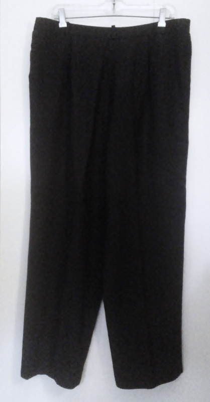size 18 Navy Black WOOL Classic Trousers lined in Women's - Bottoms in Kitchener / Waterloo - Image 2
