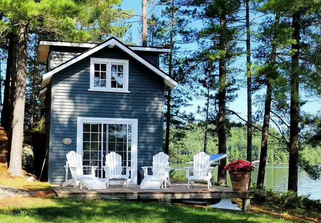 Ice House Getaway at Isle O Pines Muskoka in Ontario in Canada - Image 2