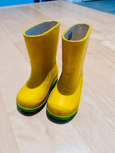 Bottes de pluie / rain boots, View more