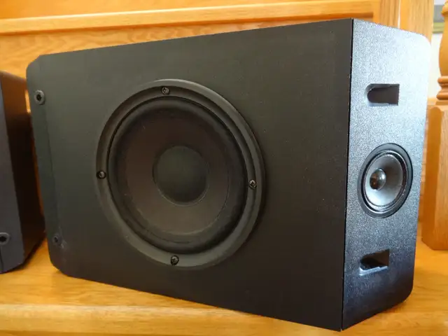 Bose 201 Series IV/120W/2way Speakers Pair/Black for sale in Speakers in Markham / York Region - Image 4