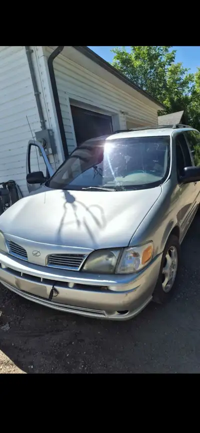 2002 Oldsmobile Silloutte Runs and Drives Good Solid 3.4L Engine FWD Windshield is cracked Has no ch...