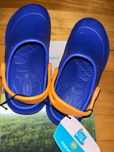 Slippers water shoes kids crocs/chaussures enfants Neuf (blue), View more