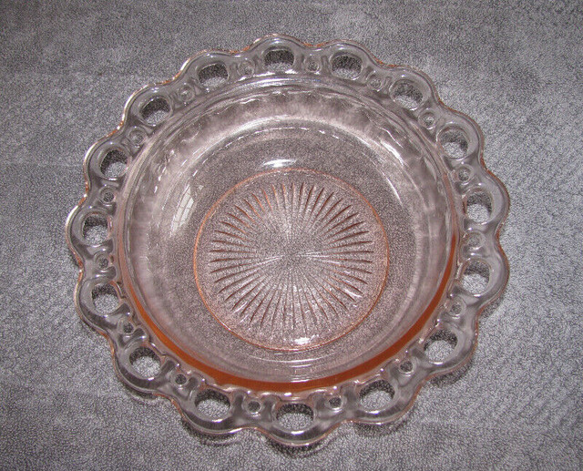 Pink Depression Glass Open Lace Edge Lg&Sm Bowls & Platter 3PC in Arts & Collectibles in Saint John - Image 2