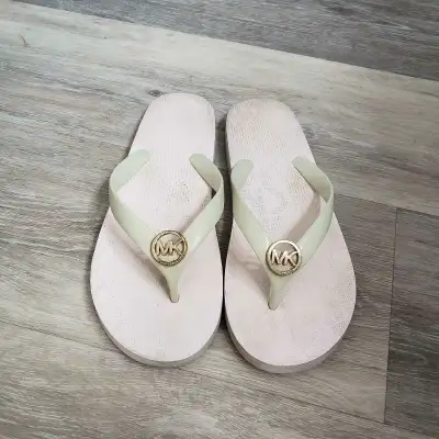 Michel Kors size 9, View more