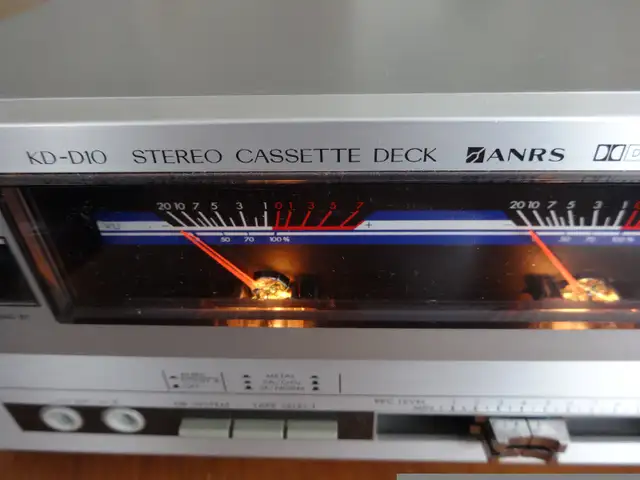JVC KD-D10C vintage tape deck(1982) for sale in Stereo Systems & Home Theatre in Markham / York Region - Image 7