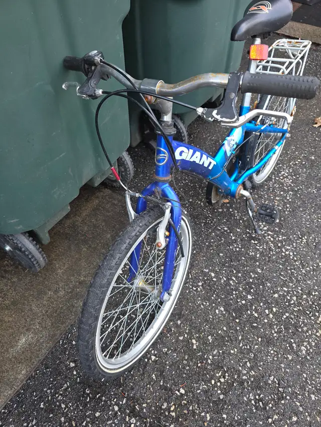 Giant Fixx Kids Single Speed Bicycle in Kids in Windsor Region - Image 4