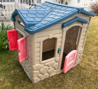 Outdoor playhouse for toddlers.