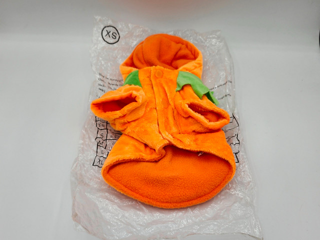 Pawz Road pumpkin dog costume XS yorkshire brand new / costume in Accessories in West Island - Image 2