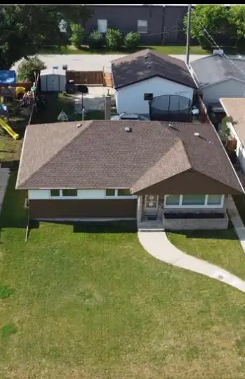 3 Beds 1 Bath - House