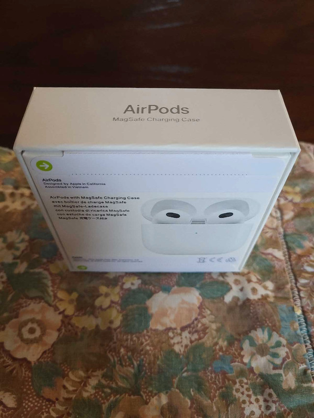 Apple AirPods 3 with MagSafe Charging Case in General Electronics in Dartmouth - Image 4