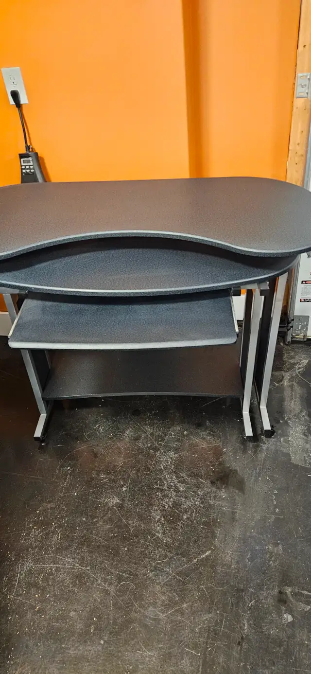 student office desk in Desks in Bedford - Image 8